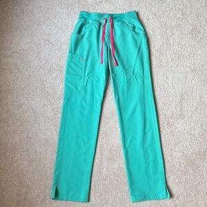 Figs - Women’s Surgical Green XS Tall Kade Cargo Scrub Pant with Pink Drawstring
